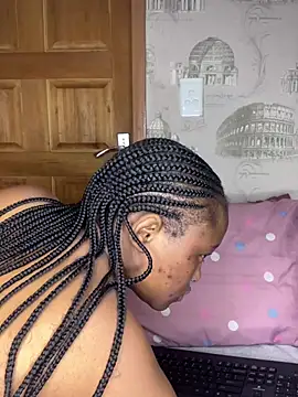 Bellabootie online show from May 10, 2026, 7:34 am