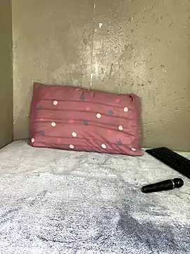 Bellabootie online show from March 8, 2026, 7:33 am