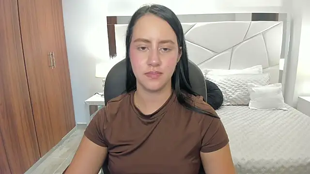 Snapshot of Natasha_Kiim_ chatting on May 10, 2026, 6:17 am Natasha Kiim online show from May 10, 2026, 6:17 am
