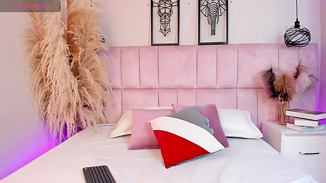 Charlotte hall  online show from December 23, 2025, 3:50 am