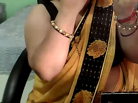 BABITA KUMARII online show from April 23, 2026, 4:41 pm