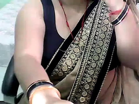 BABITA KUMARII online show from May 8, 2026, 5:17 pm