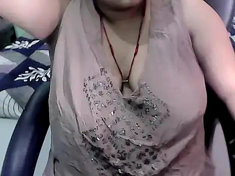 BABITA KUMARII online show from July 28, 2026, 6:42 pm