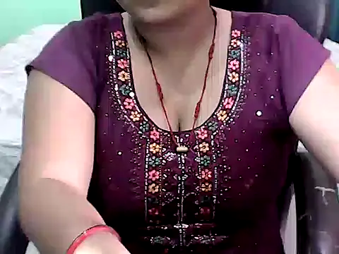 BABITA KUMARII online show from July 8, 2026, 4:51 pm