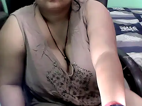 BABITA KUMARII online show from July 28, 2026, 9:03 pm