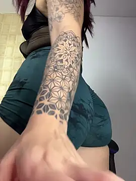 came lia1 online show from November 24, 2025, 4:34 am