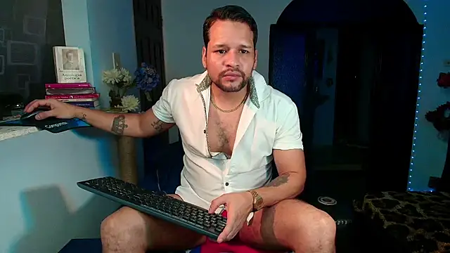 LucasGaeel online show from May 3, 2026, 1:55 am