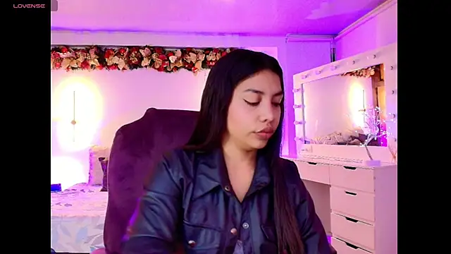 kloe28 online show from November 15, 2025, 3:54 am