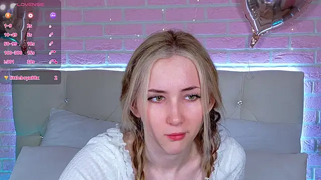 LiraKink online show from November 22, 2025, 4:44 am