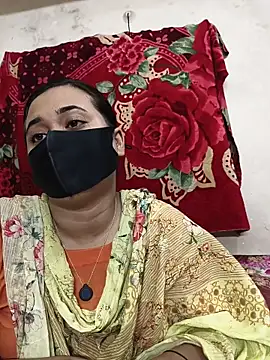 Snapshot of Love_Queen11 chatting on June 12, 2026, 5:21 pm Love Queen11 online show from June 12, 2026, 5:21 pm