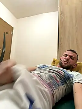 Snapshot of sexyman1936 chatting on December 2, 2025, 12:44 am sexyman1936 online show from December 2, 2025, 12:44 am