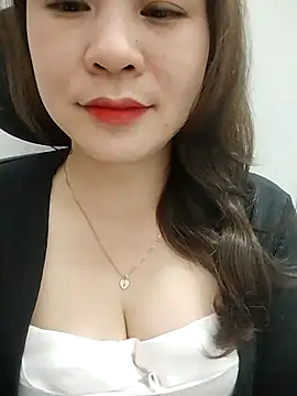 Girl Shy2000 online show from February 28, 2026, 1:11 pm