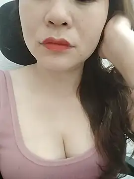 Girl Shy2000 online show from May 12, 2026, 11:16 am