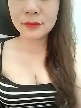 Girl Shy2000 online show from May 5, 2026, 4:15 am