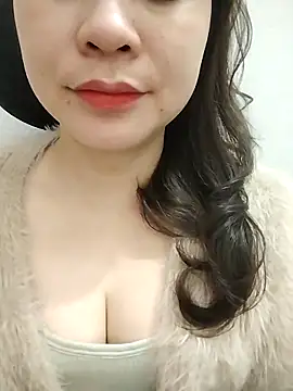 Girl Shy2000 online show from February 5, 2026, 12:12 pm