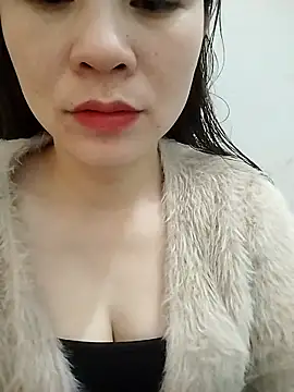 Girl Shy2000 online show from December 17, 2025, 5:12 am