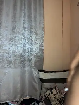 Caramel102004 online show from November 19, 2025, 10:21 pm