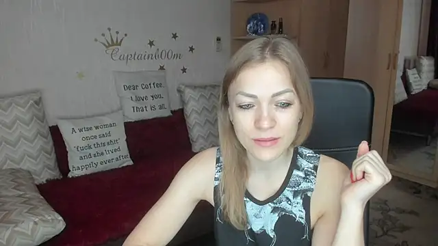 Tiffany Bates online show from October 2, 2025, 3:21 am