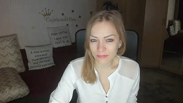 Tiffany Bates online show from October 24, 2025, 3:16 am