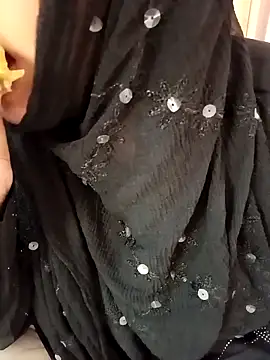 Miss Rose   online show from October 29, 2025, 11:42 am