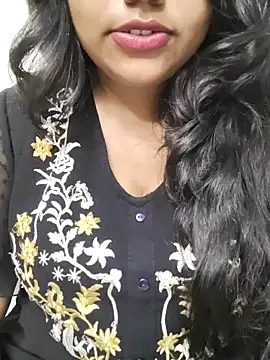 Miss Rose   online show from October 1, 2025, 4:22 pm