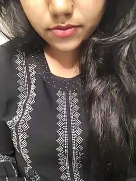 Miss Rose   online show from October 12, 2025, 9:10 am