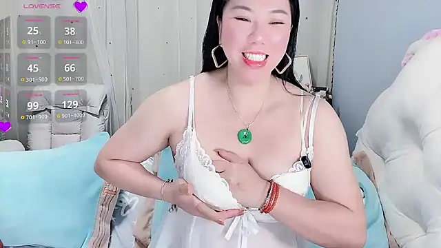 Huanhuan- online show from November 10, 2025, 6:24 pm