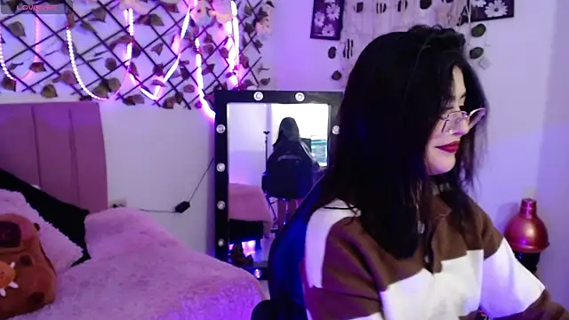 isa bunny18 online show from October 10, 2025, 3:40 am