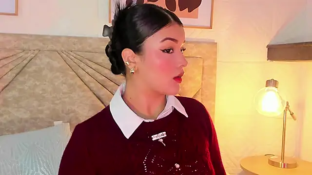 EmmaBlossom online show from February 5, 2026, 12:45 pm