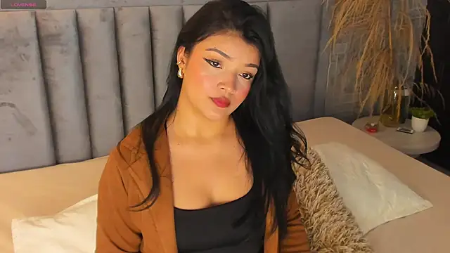 EmmaBlossom online show from October 4, 2025, 7:37 pm