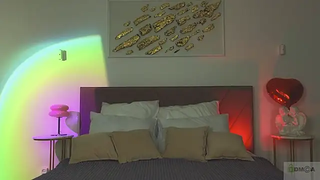 Nicole Broown  online show from February 14, 2026, 9:04 pm