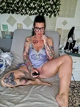 candymaxxx online show from May 11, 2026, 6:04 am