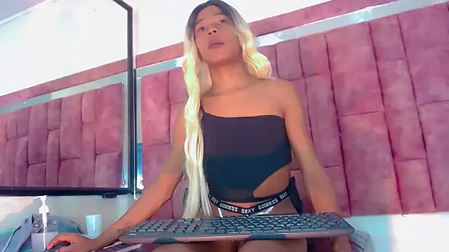 Snapshot of katherine_x1 chatting on November 30, 2025, 4:24 am katherine x1 online show from November 30, 2025, 4:24 am