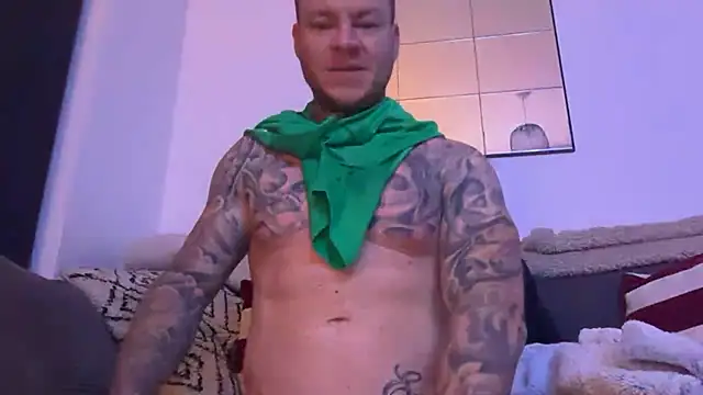 TeasySam online show from November 15, 2025, 1:42 am