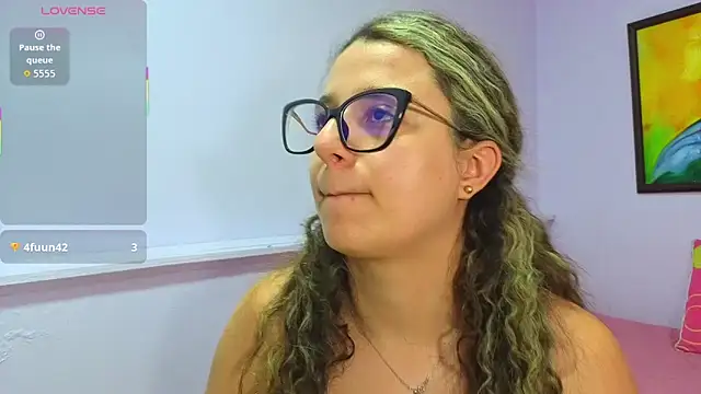 katiaa lovv online show from February 3, 2026, 12:10 am