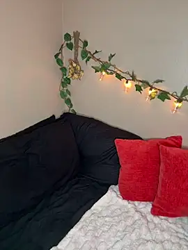 DesertLuxe online show from February 6, 2026, 5:36 am