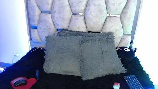 AnalyMilles online show from March 21, 2026, 10:24 pm