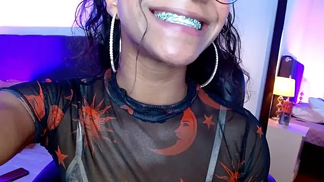 SashaBowei online show from November 2, 2025, 2:05 am