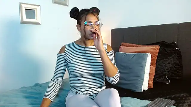 SashaBowei online show from October 12, 2025, 2:02 am