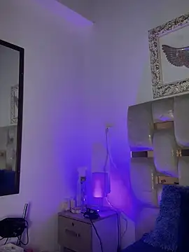 Honey noir online show from February 5, 2026, 6:48 pm