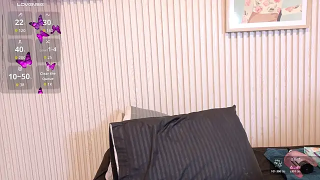 Snapshot of Abrilmirren chatting on March 3, 2026, 11:17 am Abrilmirren online show from March 3, 2026, 11:17 am