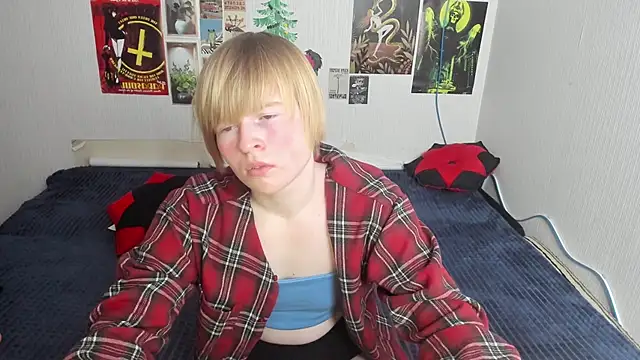 Cattie w  online show from February 24, 2026, 1:17 am