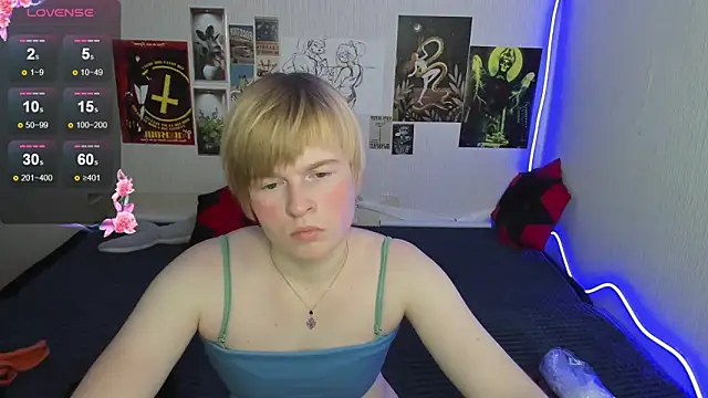 Cattie w  online show from December 23, 2025, 1:16 am