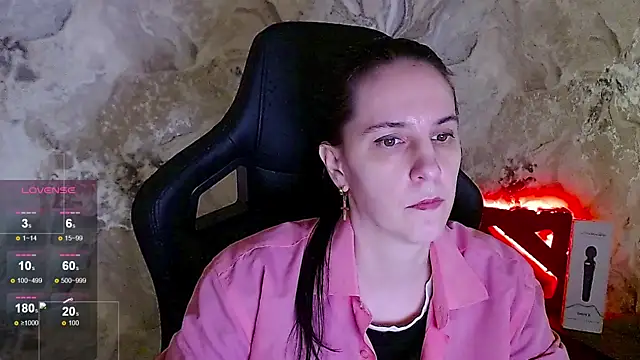 Snapshot of Irwi_Tomboy chatting on June 1, 2026, 2:39 pm Irwi Tomboy online show from June 1, 2026, 2:39 pm