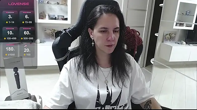 Irwi Tomboy online show from September 26, 2025, 5:09 pm