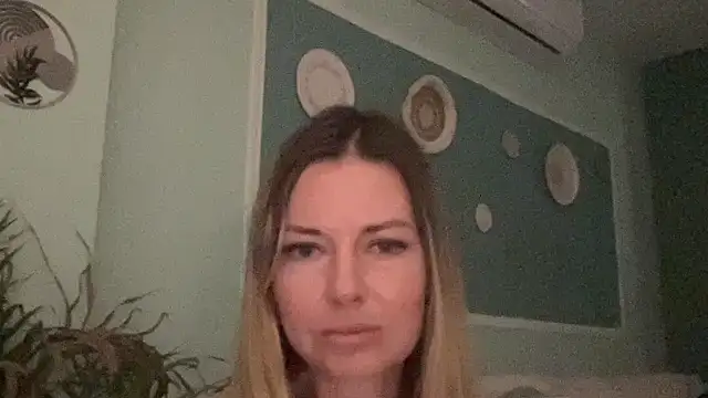 Alyressa online show from February 7, 2026, 7:55 pm