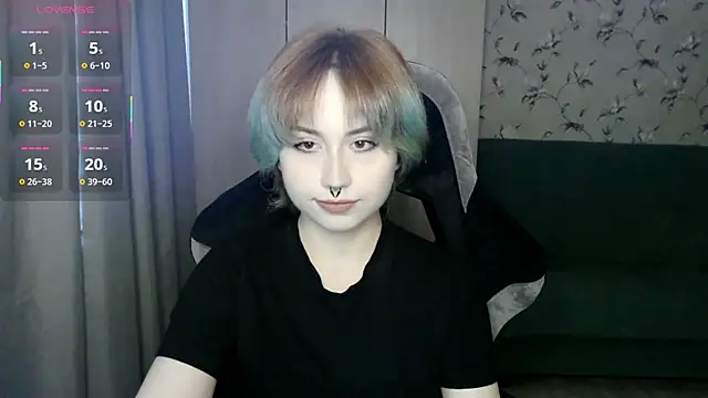 LeisaHopperstad online show from May 18, 2026, 12:21 pm