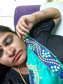 navyasree143 online show from April 24, 2026, 3:36 pm