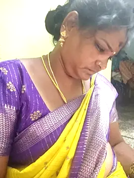 navyasree143 online show from April 23, 2026, 12:51 pm