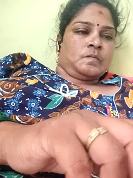 navyasree143 online show from April 24, 2026, 2:35 am